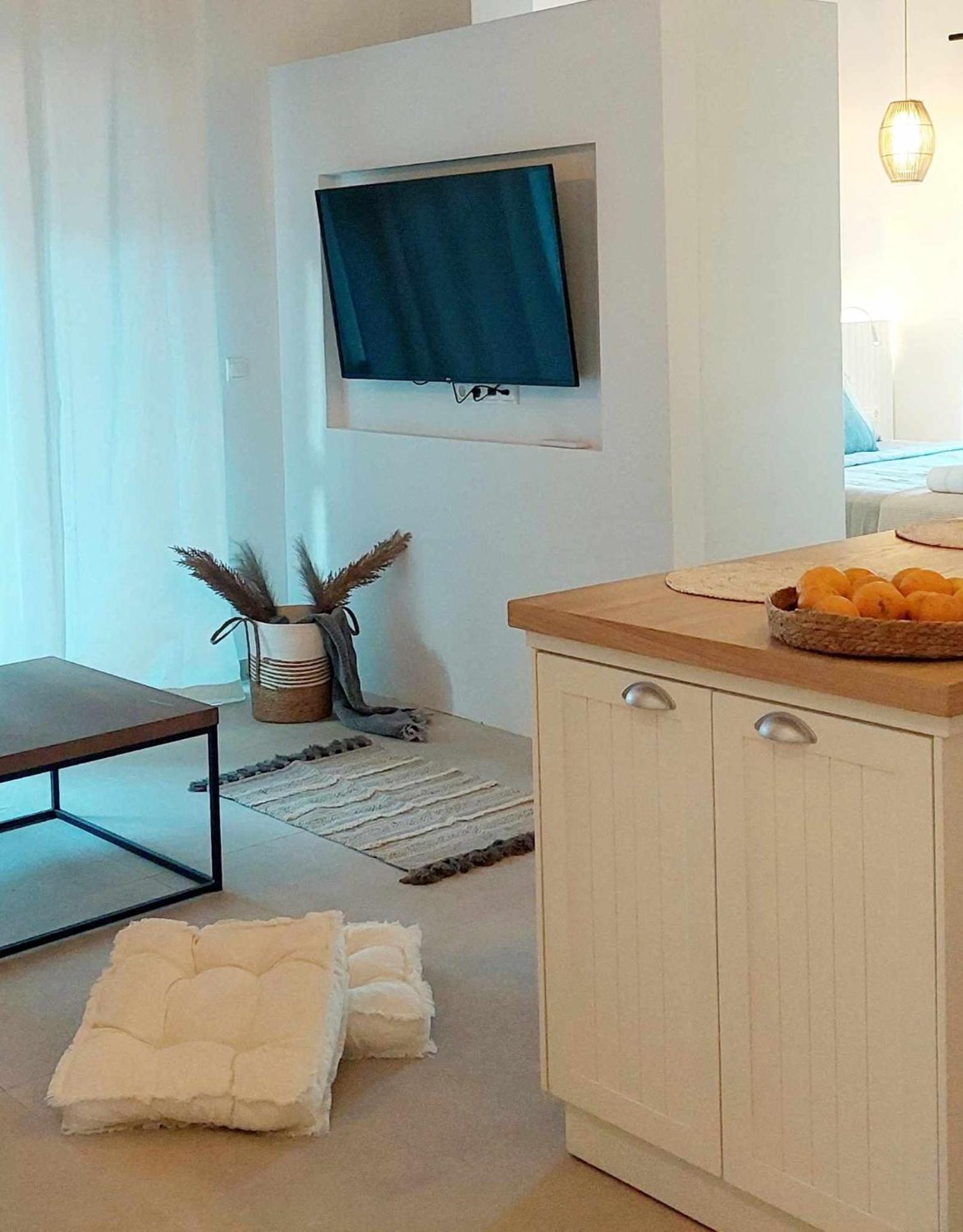 Maya Apartments, Modern And Convenient Apartments With Private Parking Скіатос Екстер'єр фото